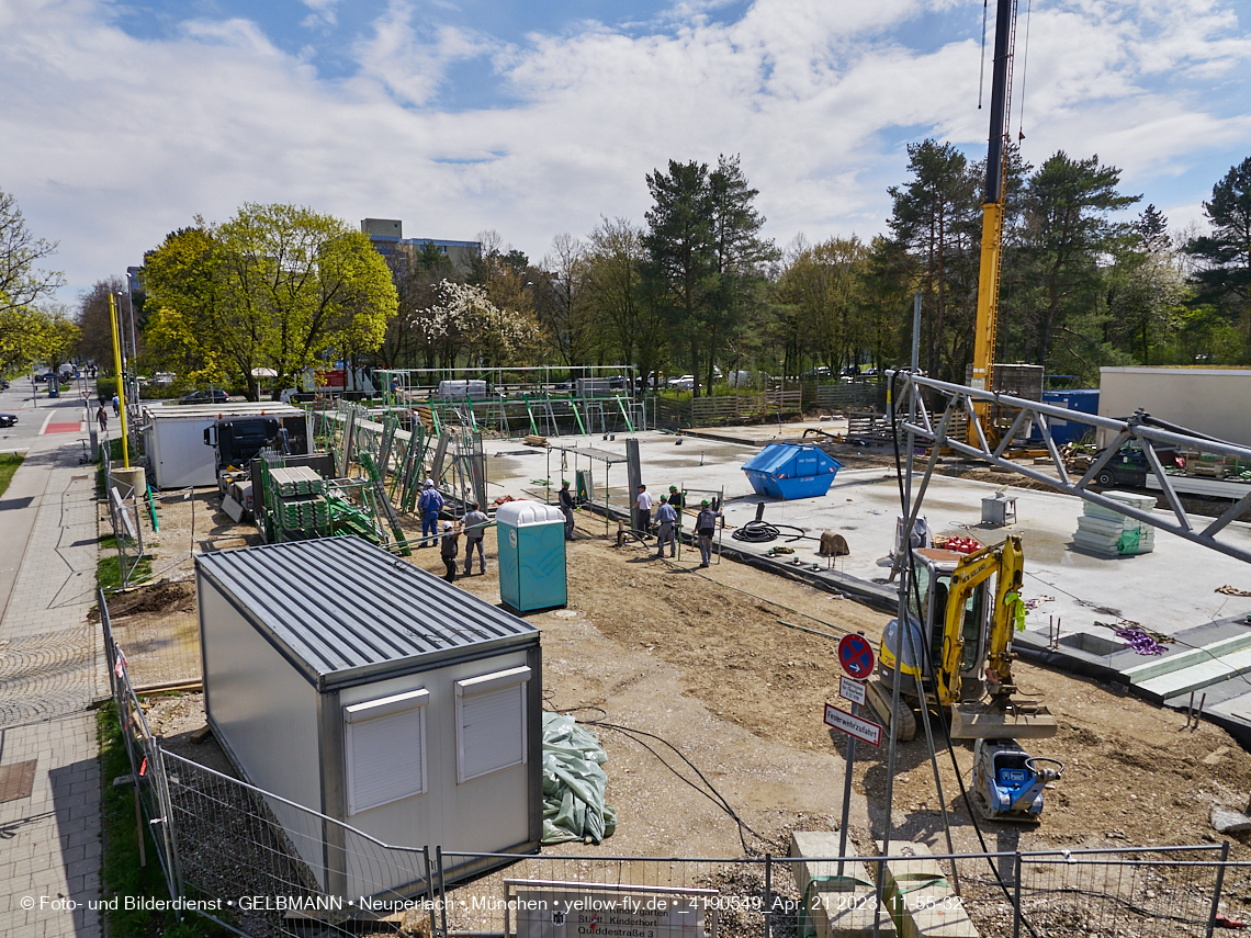 21.04.2023 - Luft- und Ebenenfotos vom Haus für Kinder in der Quiddestraße in Neuperlach
